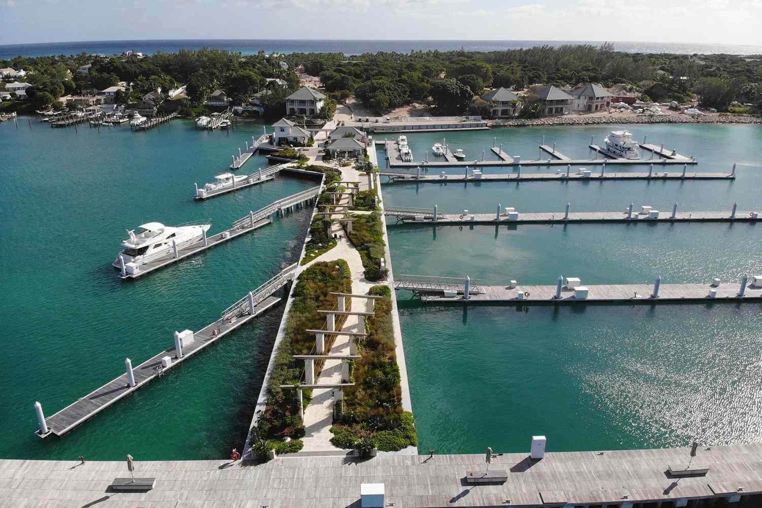 Marinas Harbour Island - about harbour island